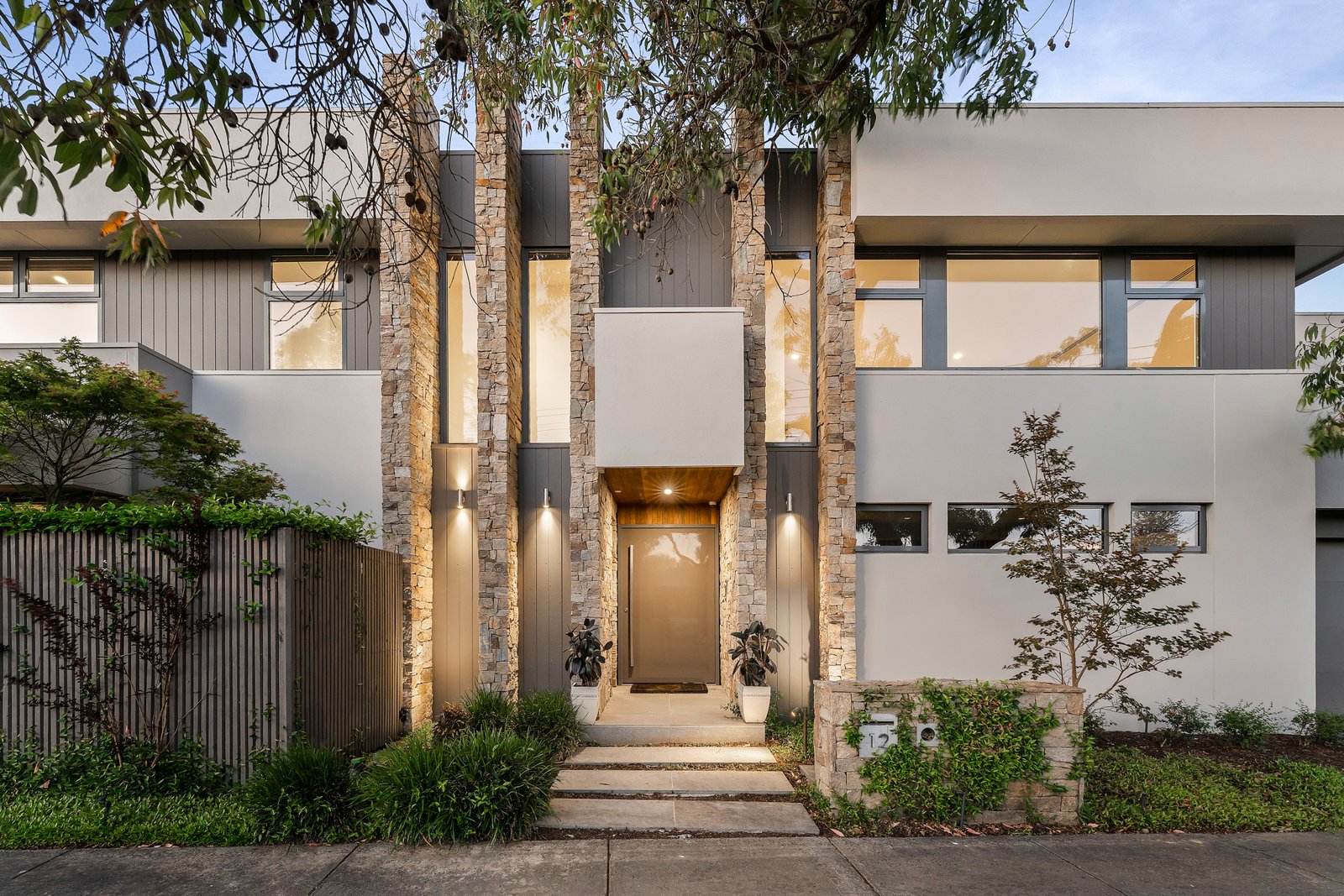 12 Roycroft Cl, Glen Waverley